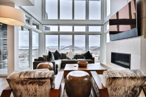 Right at Base of Slopes - Elegant 5 Bedroom Residence townhouse